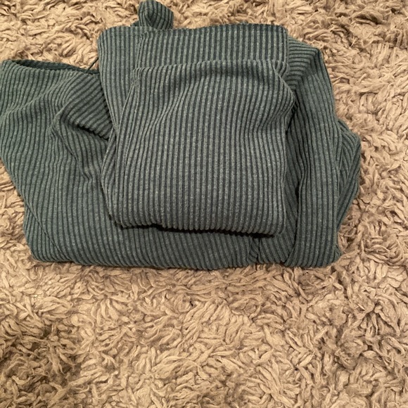 Urban outfitters matching set ! - Picture 5 of 7